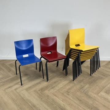 complete set van 10  kantinestoelen, blauw - geel en rood, Gebruikt, Zwart