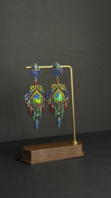 Boucles doreilles cascade de cristaux iridescents –