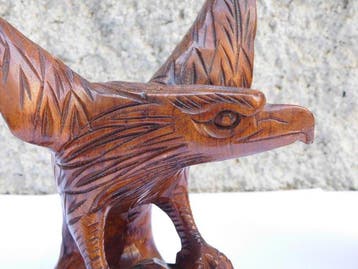 Collection thématique - Porte-livres en bois sculpté en
