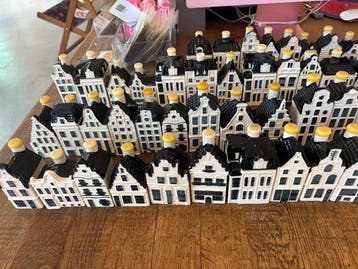 Bols - Sculpture, KLM Bols Amsterdam Delftware Houses –