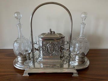 Silber & Fleming, London, 1856-1886 - Drankservies (7) -