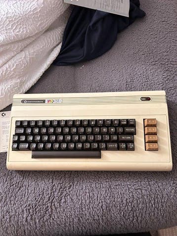 Commodore VIC-20 - Computer - In originele verpakking, Games en Spelcomputers, Nieuw
