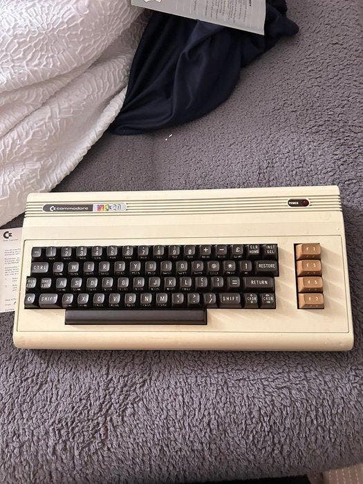 Commodore VIC-20 - Computer - In originele verpakking, Games en Spelcomputers, Spelcomputers | Overige Accessoires