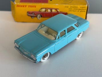 Dinky Toys 1:43 - Voiture miniature - Chevrolet Corvair Ref