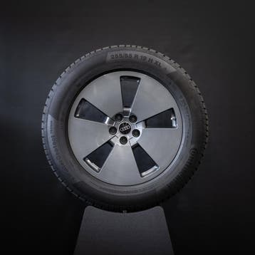 Q8 Etron 19 inch Velgen Winterbanden Origineel, Autos : Pièces & Accessoires, Pneus & Jantes, Ophalen of Verzenden, Banden en Velgen