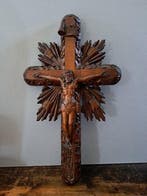 Crucifix - Hout - 1850-1900 - Handgesneden Houten Kruisbeeld