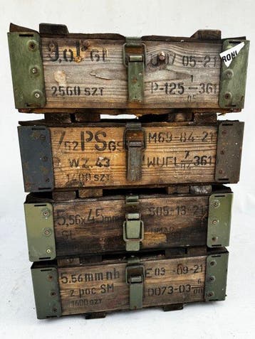 Krat (4) - Militaire industriële dozen. - Hout, Staal