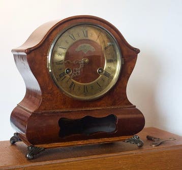 Horloge de table - Warmink (Wuba) - - Ronce de noyer -