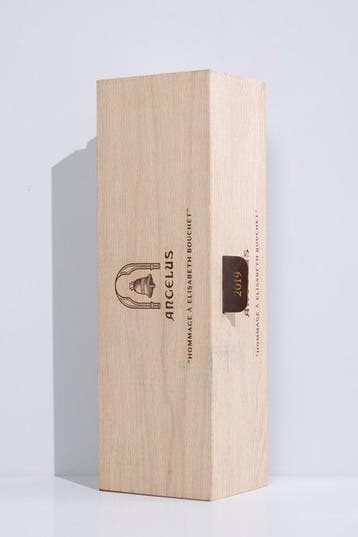 2019 Château Angélus, Hommage à Elisabeth Bouchet -, Nieuw