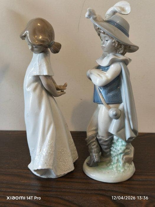 Nao by Lladró - Beeldje - Boy and girl (2) - Keramiek, Antiek en Kunst, Antiek | Glaswerk en Kristal
