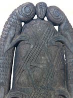 Ritueel gebruikt bord met monitorhagedissen - Sentani-meer -, Antiek en Kunst