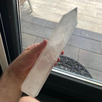 Tour de cristal de roche excellente Cristal - Hauteur : 28.5