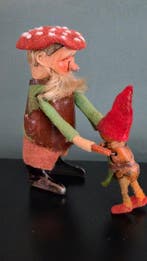 Schuco - Blikken speelgoed - Dansende Kabouter met Baby, Antiek en Kunst