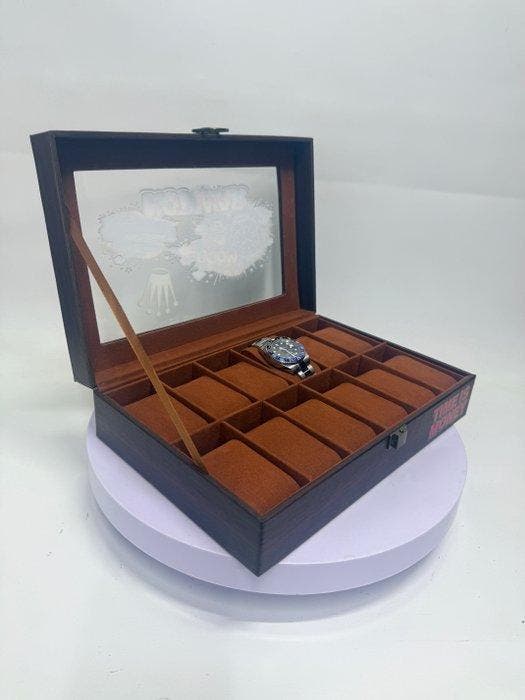 Vanessa Fodera (1981) - TIME IS MONEY - LUXURY WATCH BOX, Antiek en Kunst, Kunst | Schilderijen | Modern