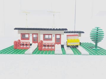 Lego Set - 353 - Classic Town, Classic - Bungalow Set (1x)