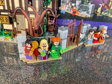 Lego Set - 21341 - Disney - Hocus Pocus: The Sanderson, Nieuw