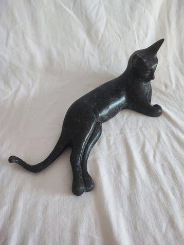 Resting cat - 30 cm - Figure - resting cat - Bronze peint à