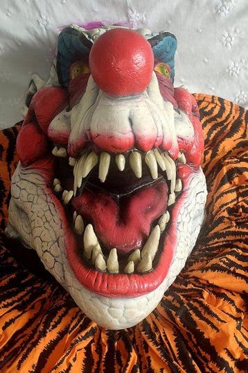 Killer Klowns from Outer Space - TWE GROUP INC.
