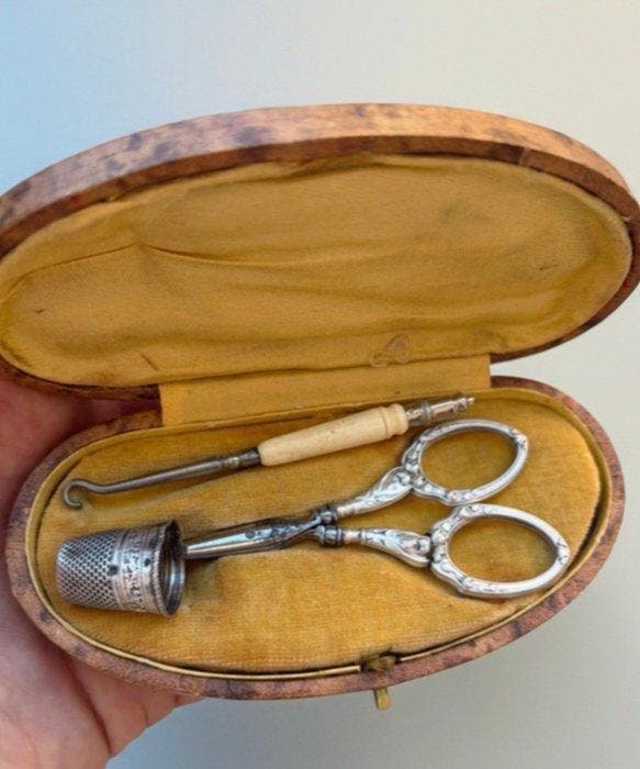 Antique Ensemble de toilette - Ancien ensemble de couture, Antiek en Kunst, Antiek | Zilver en Goud