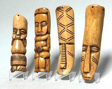 Ikhoko amuletten + standjes - Pende - DR Congo (Zonder