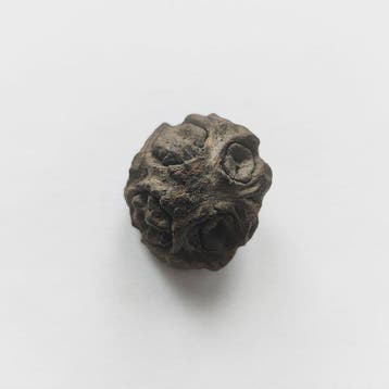 Oud-Indochinese Terracotta Zeer zeldzame ronde bloemvormige