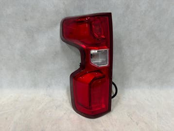 CHEVROLET SILVERADO 18-22 linker achterlicht origineel, Verzenden, Gebruikt
