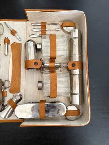 Beautycase - Leder, Kristal, Staal