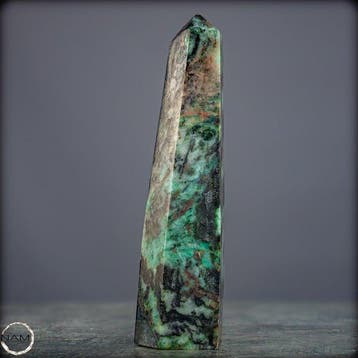 Natuurlijke smaragdobelisk - Topkwaliteit- 369.11 g