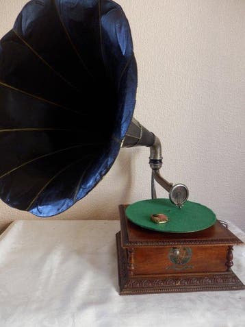 Pathe Gramophone Girard - Girard Grammofoon