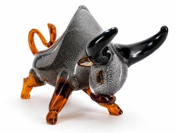 sculptuur, Handgemaakt glazen stierensculptuur –