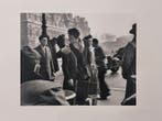 Robert Doisneau (1912–1994) - Le Baiser de l’Hôtel de Ville,, Antiek en Kunst