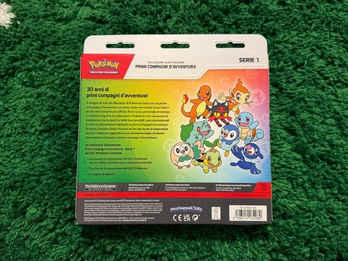 Pokémon Box - First Partner Illlustration Collection, Hobby en Vrije tijd, Verzamelkaartspellen | Pokémon