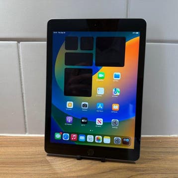 Apple iPad (5th Generation) 128GB Wifi - Mobiele telefoon