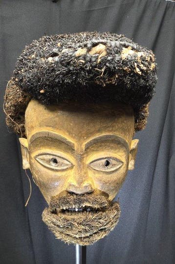 Zeldzaam antropomorfisch Chokwe-masker dat een Portugese, Antiek en Kunst