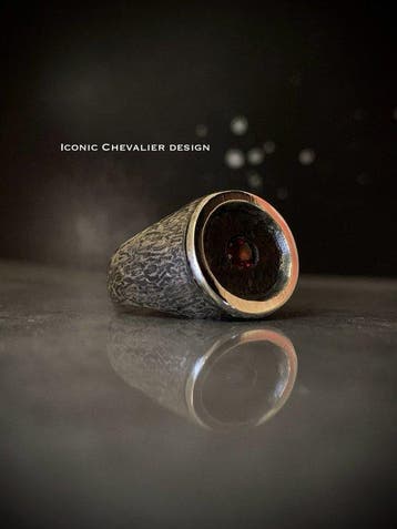 Handgesmeed zilveren ring, uniek exemplaar ter wereld, met