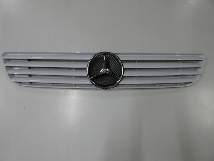 Grill Mercedes Viano W-638, Autos : Pièces & Accessoires, Carrosserie & Tôlerie, Envoi