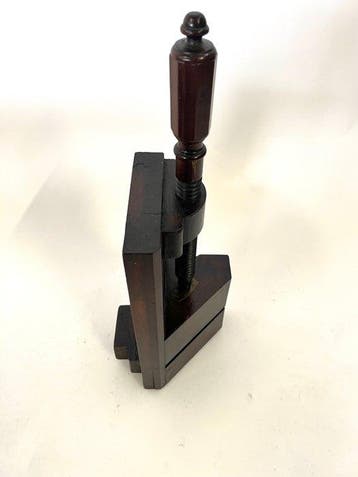 Outil de travail (11) - Ancien Mitre Jack par un ébéniste et