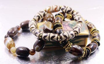 Zeer mooie drie unisex armbanden met natuurlijke agaat,