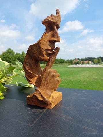 Statue, Garden statue rusty patina The Silence - 33 cm -