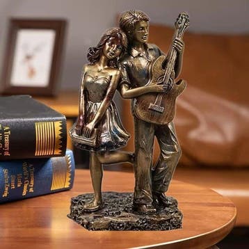 Outlandish Couple Statues, Fun Lawn Decorations for Outdoor