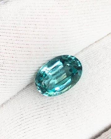 1 pcs Groen, Blauw Smaragd - 3.23 ct - International