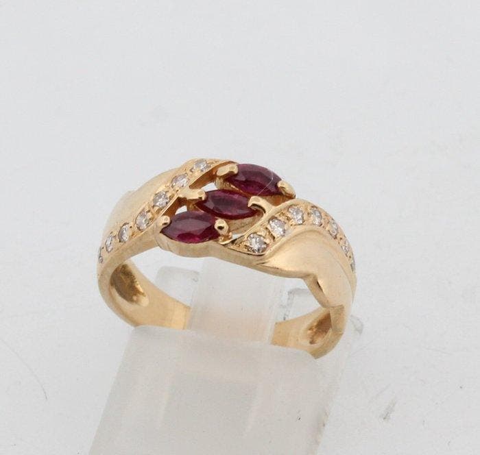 Sans prix de réserve - Bague - 18 carats Or jaune Rubis -, Bijoux, Sacs & Beauté, Bagues