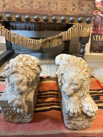 sculptuur, Leoni il dormiente e il vegliante - 17 kg - 31 cm