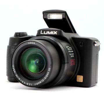 Panasonic DMC-FZ5 megazoom compact camera met Leica zoomlens