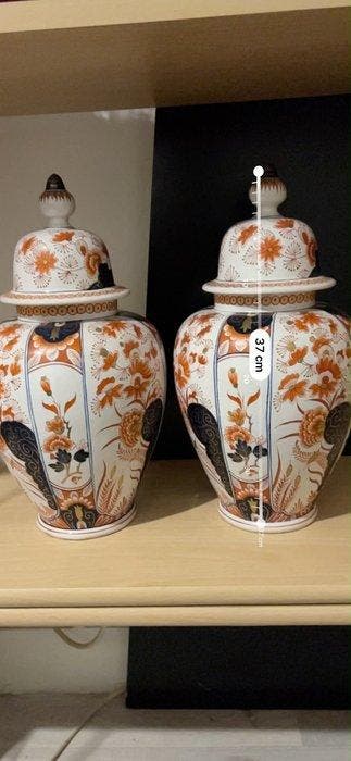 Vaas - Porselein - Japan - Paar grote Imari-vazen