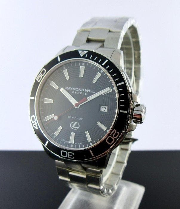 Raymond Weil - Raymond Weil Tango DIVER Lexus MENS 42 mm, Bijoux, Sacs & Beauté, Montres | Hommes