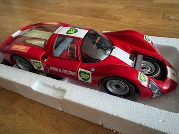 Minichamps 1:18 - Voiture de sport miniature - Porsche 906 -