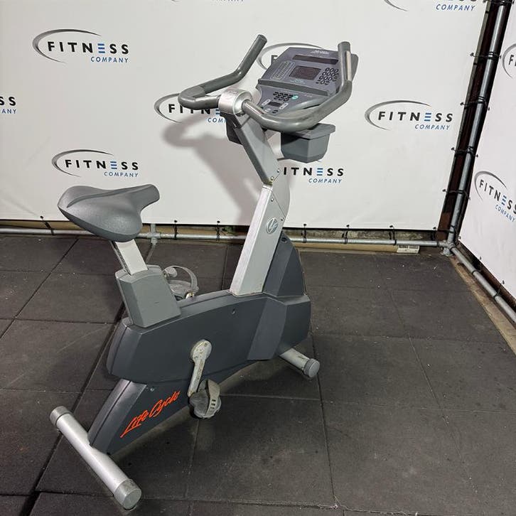 Lifefitness- Lifecycle- Upright Bike, Sports & Fitness, Appareils de fitness, Enlèvement ou Envoi