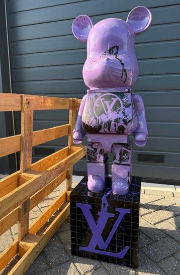 1999 • XXL LV Teddybear Display – 110 cm