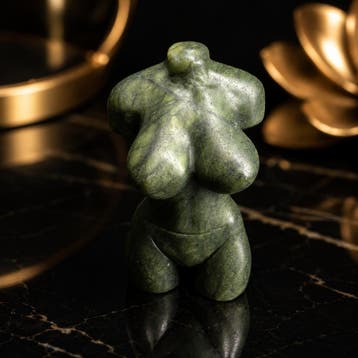 Natural Green Jade Female Torso Carving – Handcrafted Crysta, Bijoux, Sacs & Beauté, Accessoires Autre, Verzenden